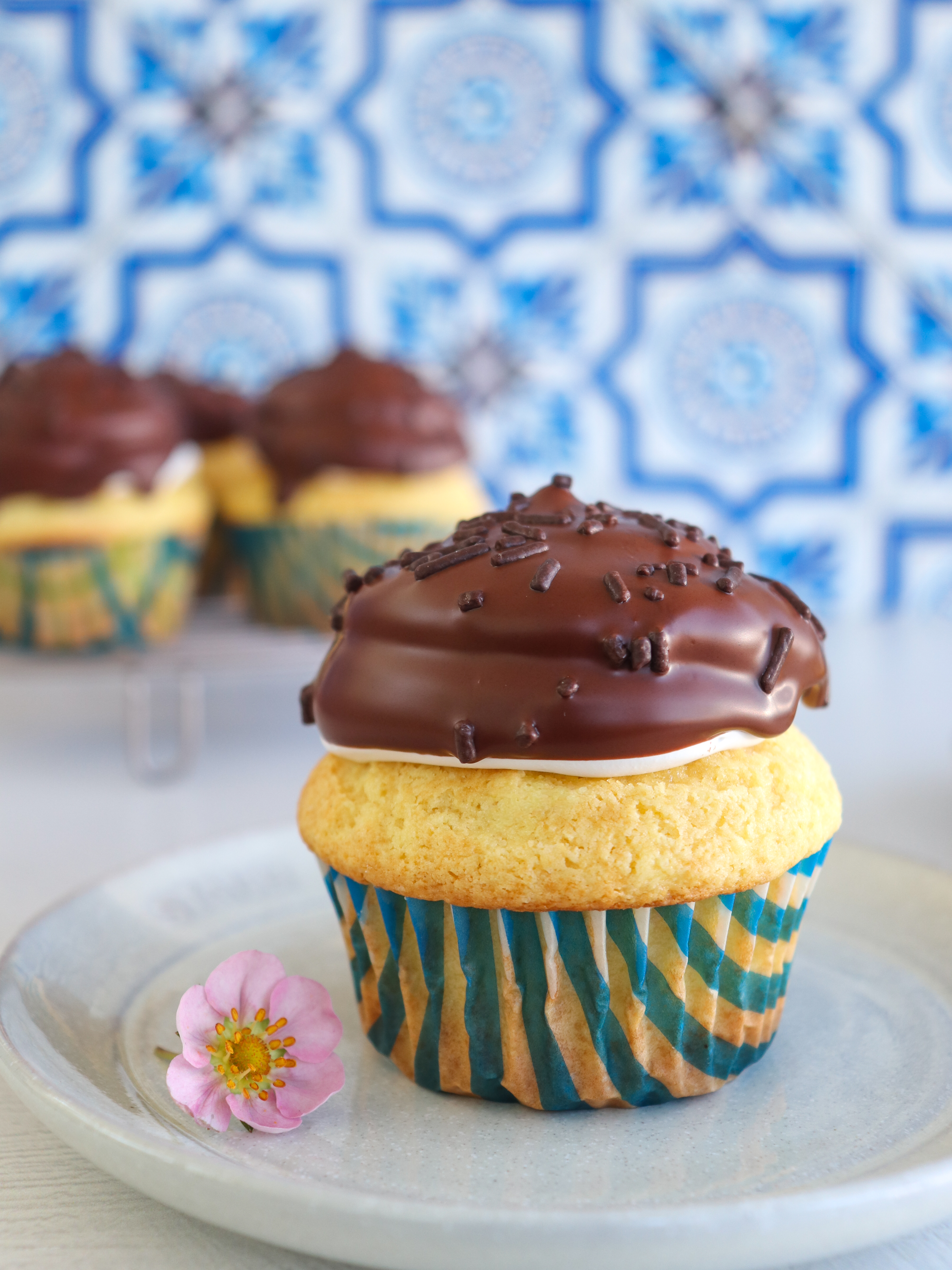 Gansito Cupcakes